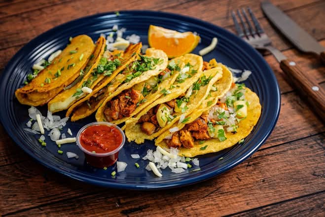 Taquiza de Ventanita Tex Mex servida en un plato azul